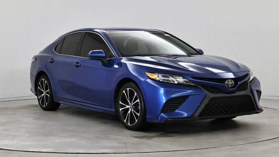 TOYOTA CAMRY 2018 4T1B11HK0JU011796 image