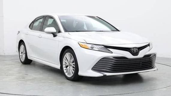 TOYOTA CAMRY 2018 4T1B11HK0JU653855 image