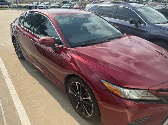 TOYOTA CAMRY 2018 4T1B61HK2JU580876 image
