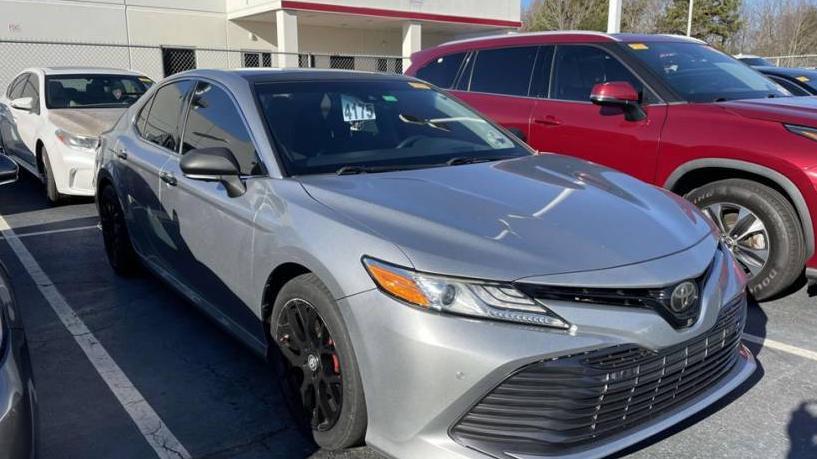 TOYOTA CAMRY 2018 4T1B11HK1JU144289 image