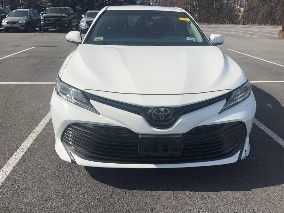 TOYOTA CAMRY 2018 4T1B11HK7JU103102 image