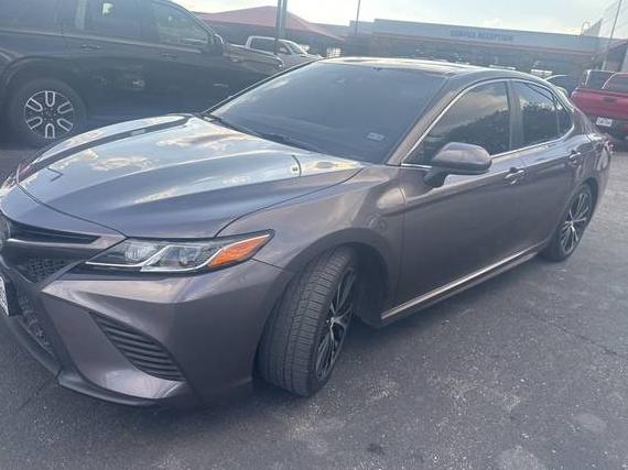 TOYOTA CAMRY 2018 4T1B11HK2JU130983 image