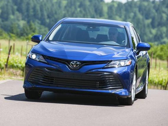 TOYOTA CAMRY 2018 4T1B11HK8JU512824 image