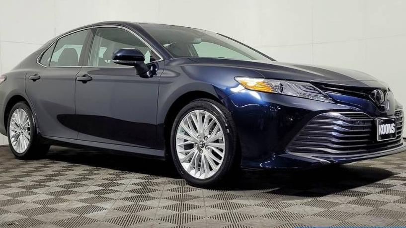 TOYOTA CAMRY 2018 4T1B11HK2JU572212 image