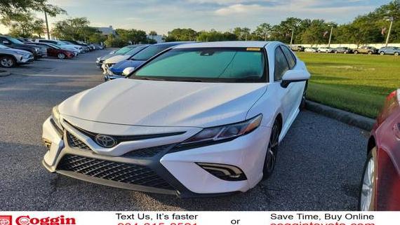 TOYOTA CAMRY 2018 4T1B11HK7JU602465 image