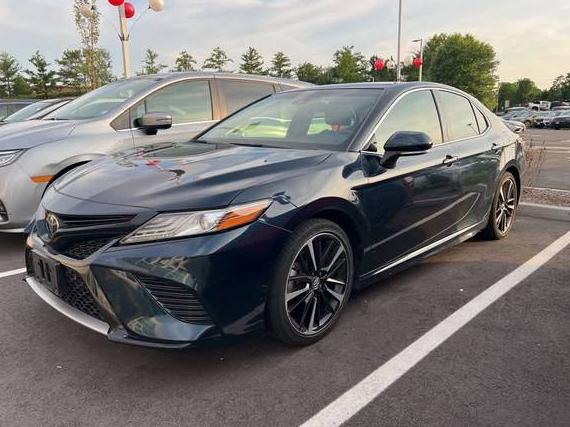 TOYOTA CAMRY 2018 4T1B61HK4JU638969 image