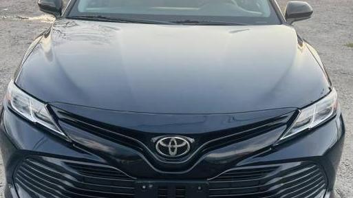 TOYOTA CAMRY 2018 4T1B11HK2JU127484 image