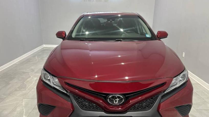 TOYOTA CAMRY 2018 4T1B11HKXJU617283 image