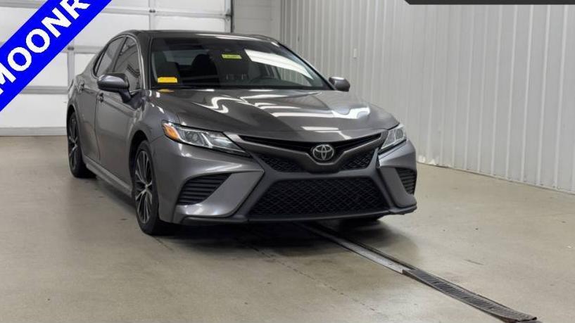 TOYOTA CAMRY 2018 4T1B11HK0JU112871 image