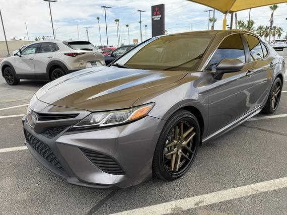TOYOTA CAMRY 2018 4T1B11HK5JU658565 image