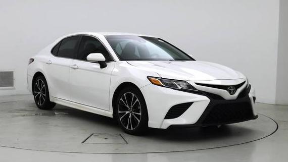 TOYOTA CAMRY 2018 4T1B11HK9JU554483 image