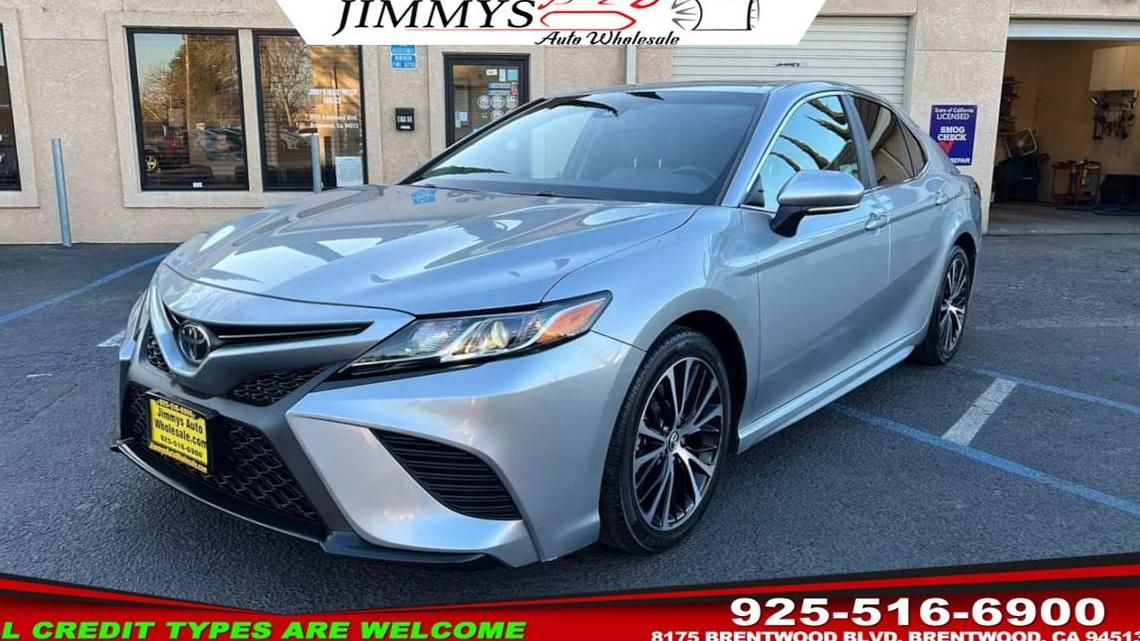 TOYOTA CAMRY 2018 4T1B11HK3JU647404 image