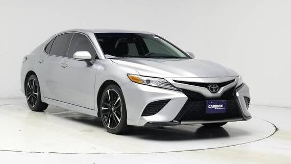 TOYOTA CAMRY 2018 4T1B61HKXJU106660 image