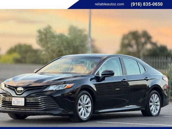 TOYOTA CAMRY 2018 4T1B11HK5JU630815 image