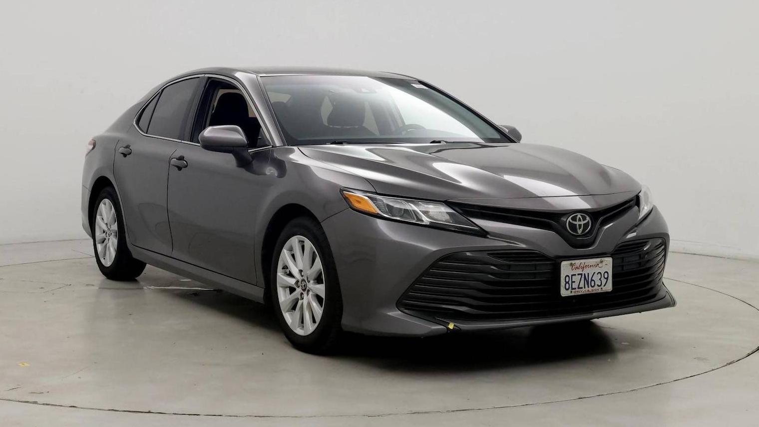 TOYOTA CAMRY 2018 4T1B11HK4JU142696 image