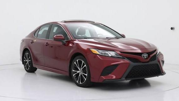 TOYOTA CAMRY 2018 4T1B11HK0JU582771 image