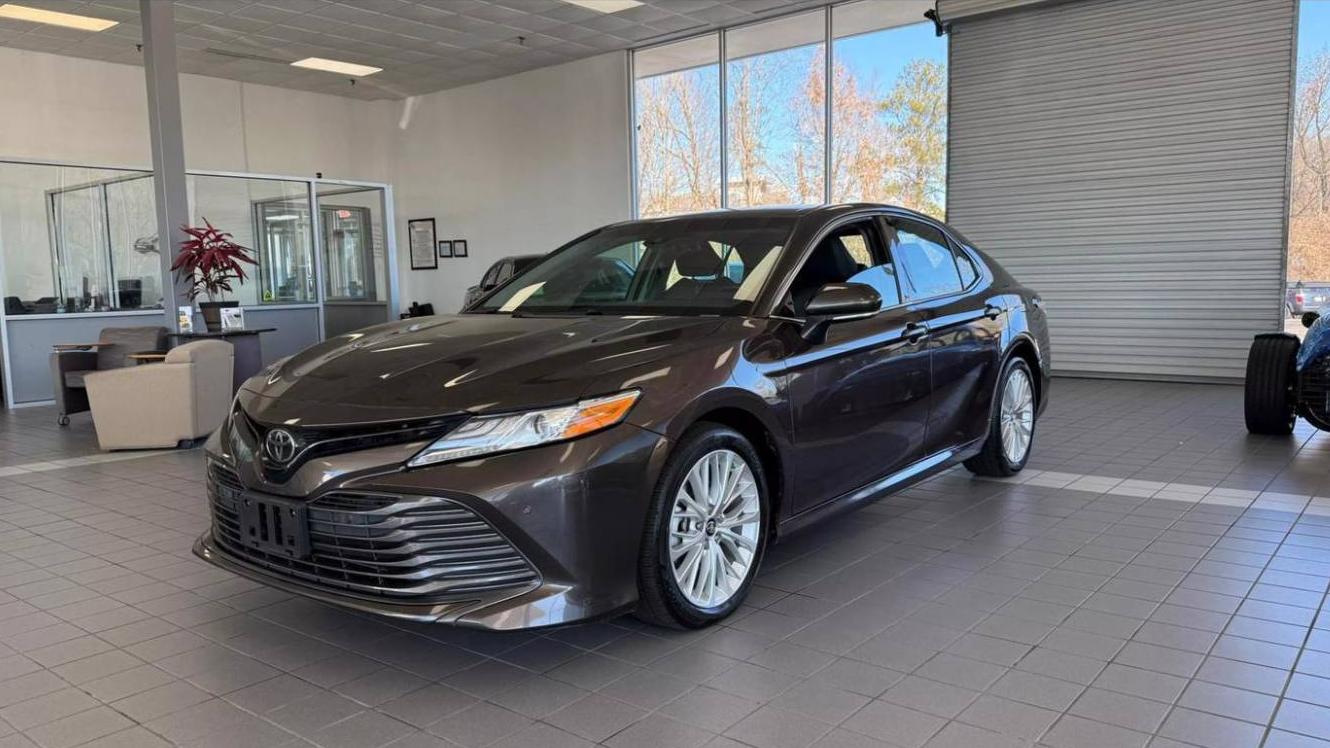 TOYOTA CAMRY 2018 4T1B11HK5JU151410 image