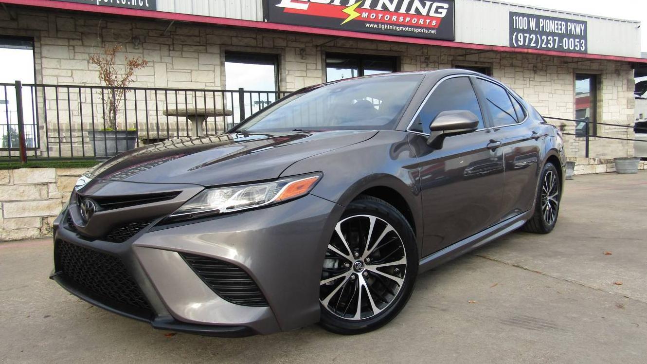 TOYOTA CAMRY 2018 4T1B11HK6JU106668 image