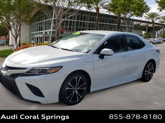 TOYOTA CAMRY 2018 4T1B11HK5JU616204 image