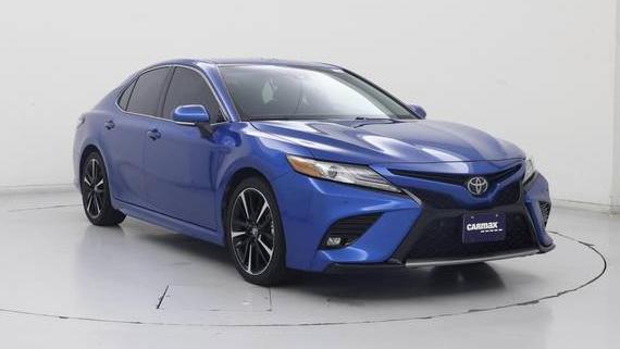 TOYOTA CAMRY 2018 4T1B61HK0JU056447 image