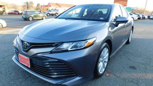 TOYOTA CAMRY 2018 4T1B11HK6JU582628 image