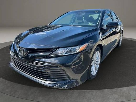 TOYOTA CAMRY 2018 4T1B11HK7JU561271 image
