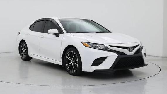 TOYOTA CAMRY 2018 4T1B11HK2JU634000 image
