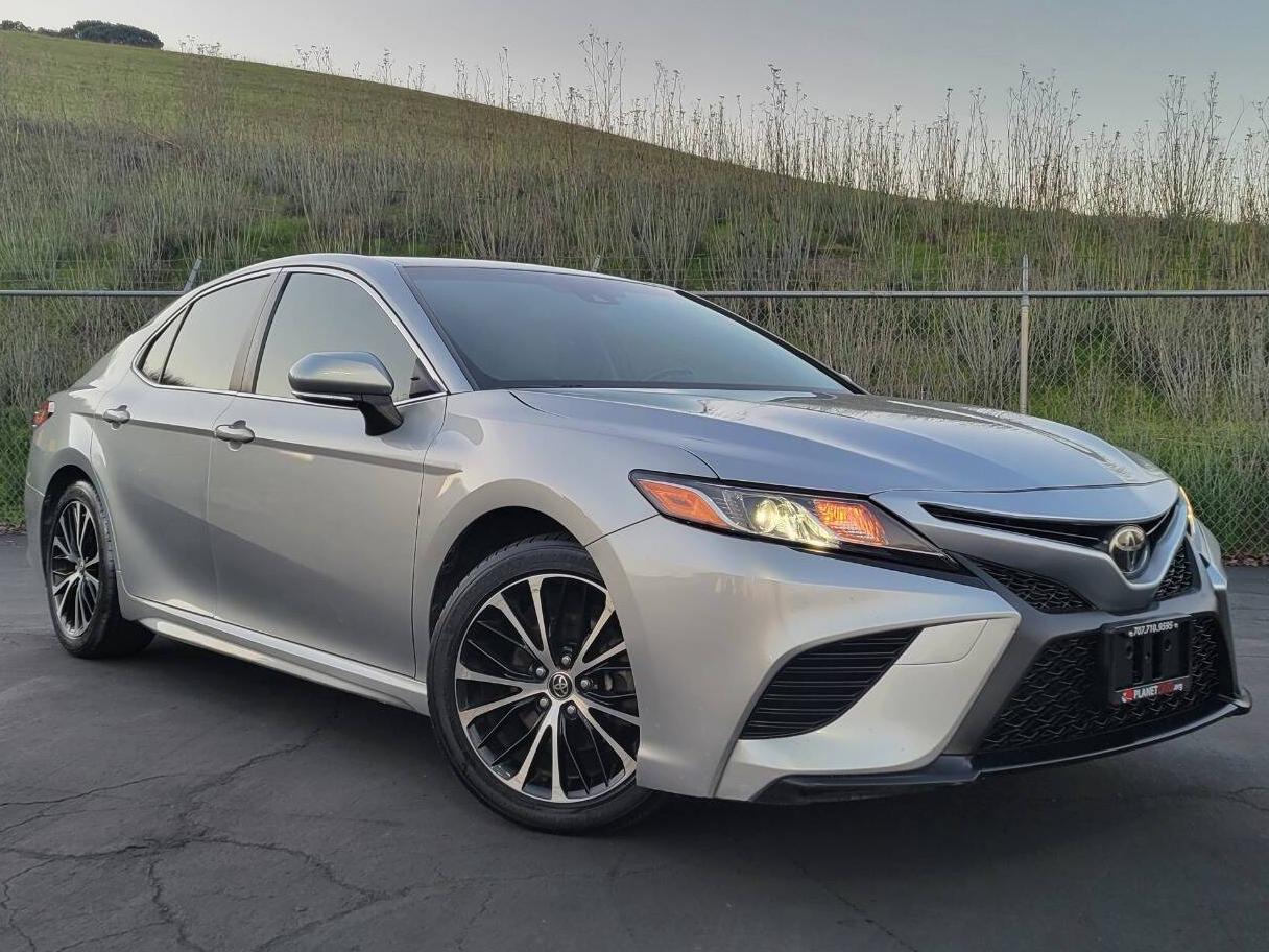 TOYOTA CAMRY 2018 JTNB11HK7J3013888 image