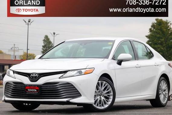 TOYOTA CAMRY 2018 4T1B11HK6JU014704 image