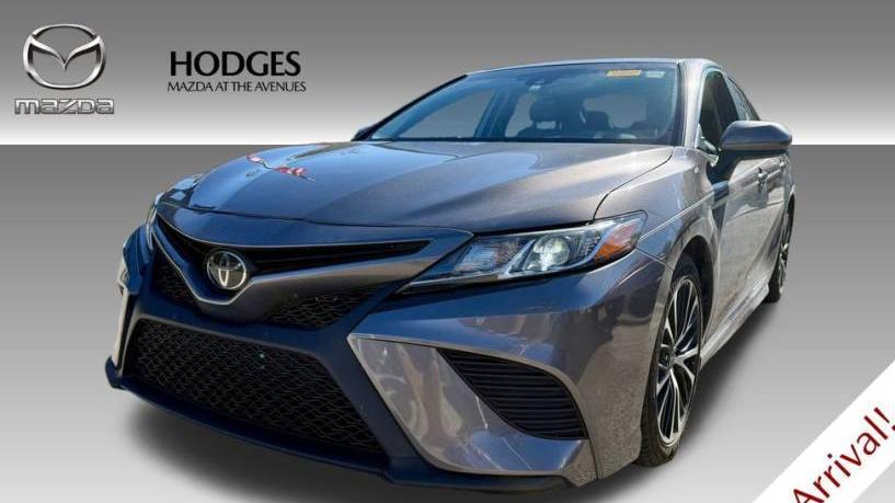 TOYOTA CAMRY 2018 4T1B11HK2JU523334 image