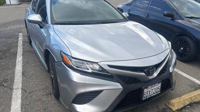 TOYOTA CAMRY 2018 4T1B11HK2JU567298 image