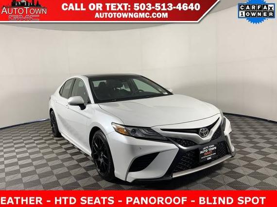 TOYOTA CAMRY 2018 4T1B61HK4JU057357 image