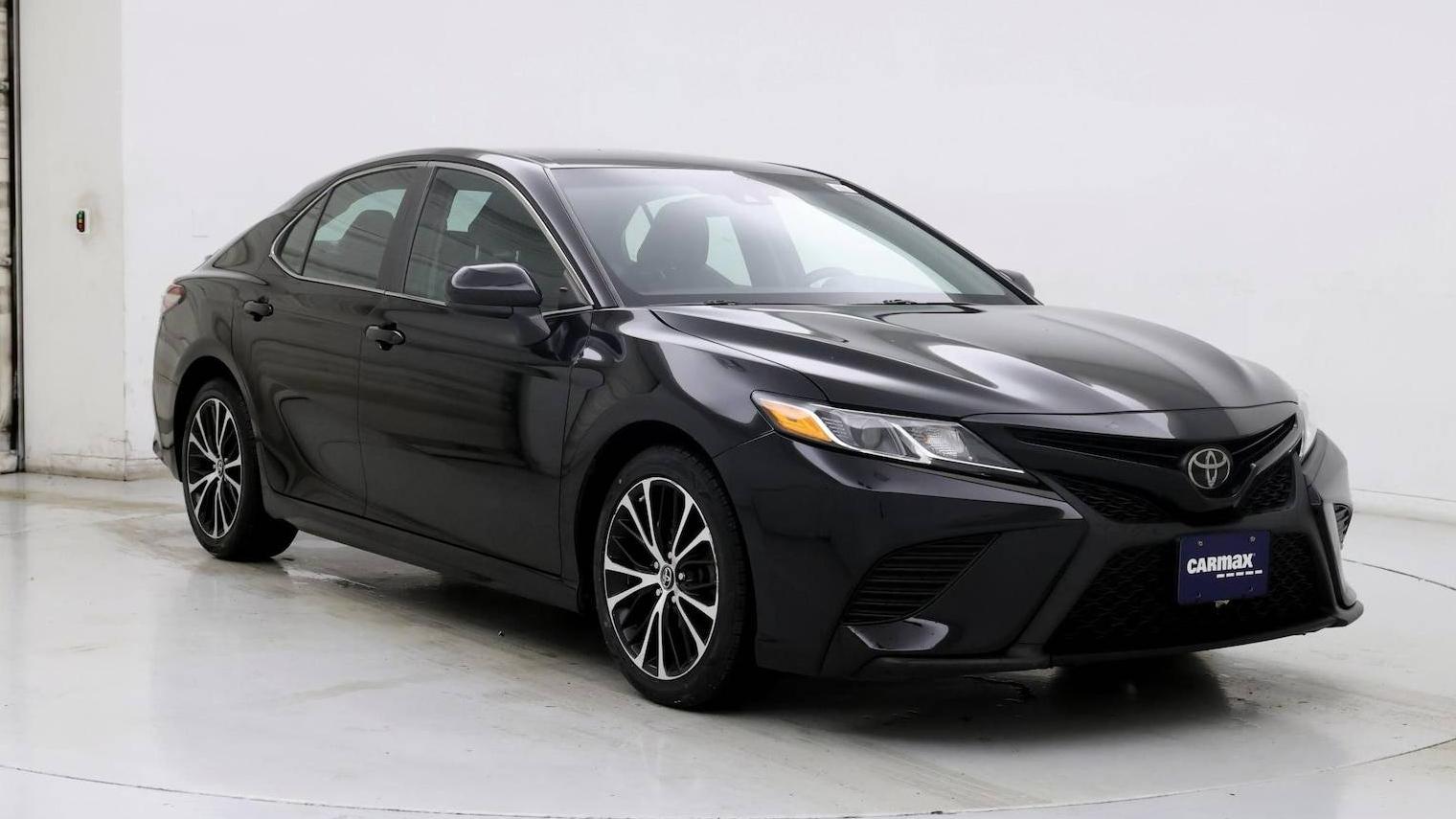 TOYOTA CAMRY 2018 4T1B11HK1JU111146 image