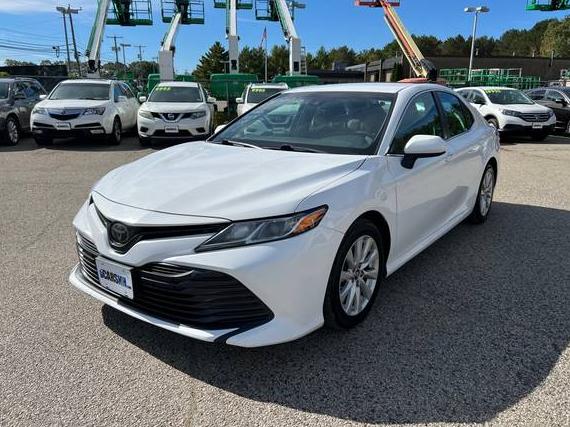 TOYOTA CAMRY 2018 4T1B11HK2JU585915 image