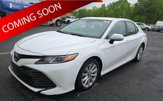 TOYOTA CAMRY 2018 4T1B11HK3JU081082 image