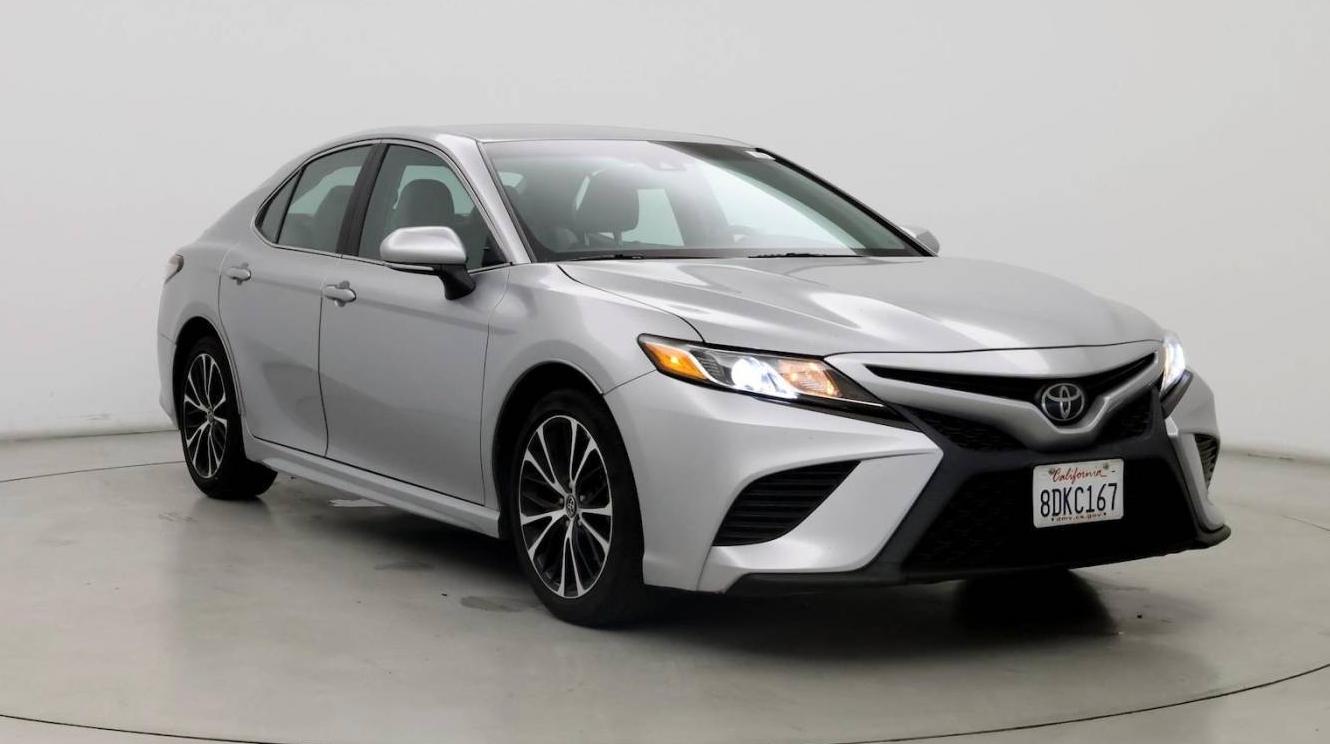 TOYOTA CAMRY 2018 4T1B11HK0JU614201 image