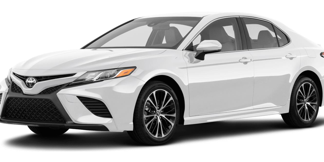 TOYOTA CAMRY 2018 4T1B11HKXJU561877 image