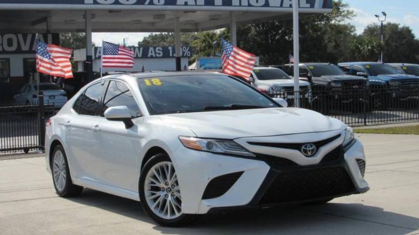 TOYOTA CAMRY 2018 4T1B11HK3JU072656 image