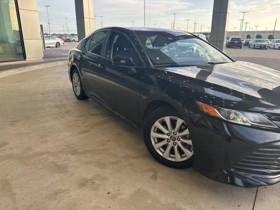 TOYOTA CAMRY 2018 4T1B11HK0JU107217 image