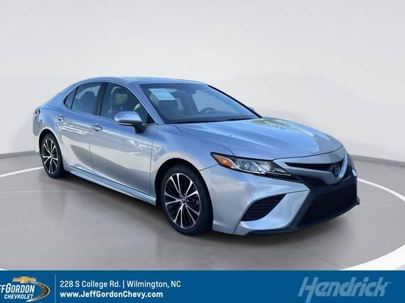 TOYOTA CAMRY 2018 4T1B11HK1JU621724 image
