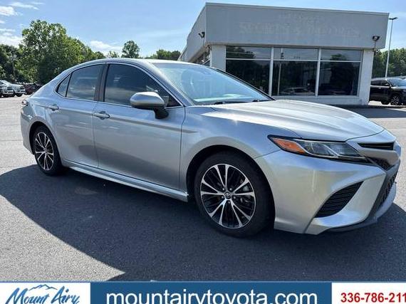 TOYOTA CAMRY 2018 4T1B11HK1JU634392 image