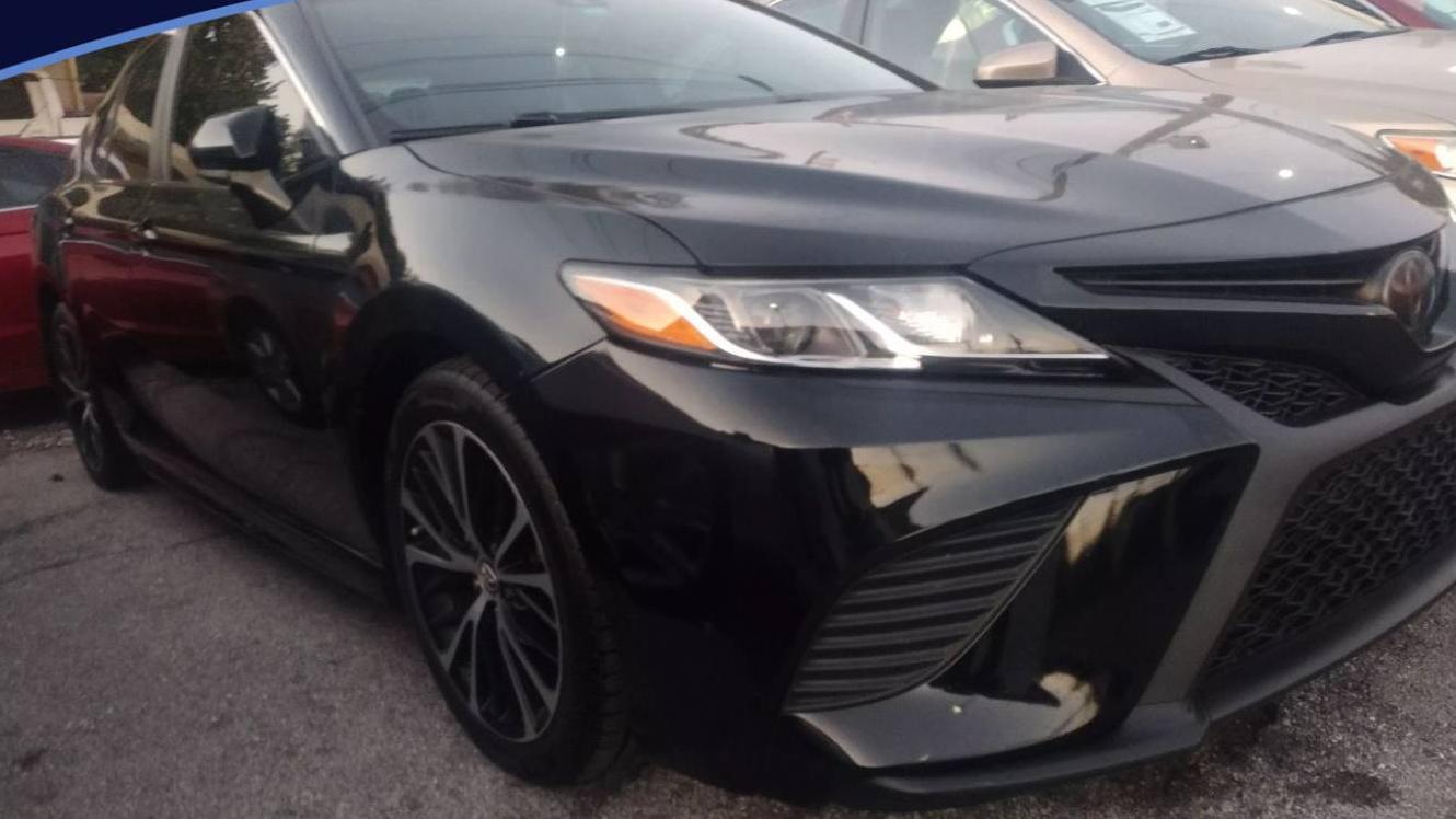 TOYOTA CAMRY 2018 4T1B11HK2JU580990 image