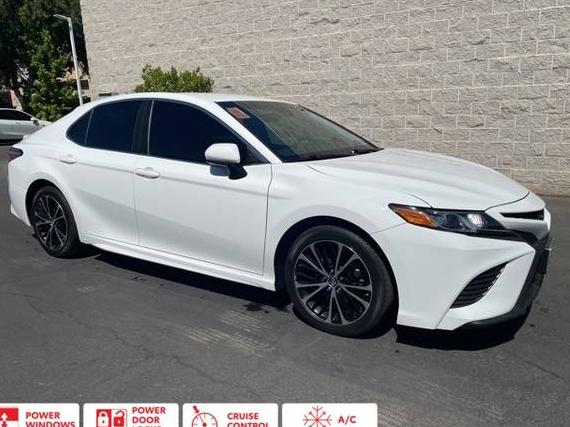 TOYOTA CAMRY 2018 4T1B11HK5JU620172 image