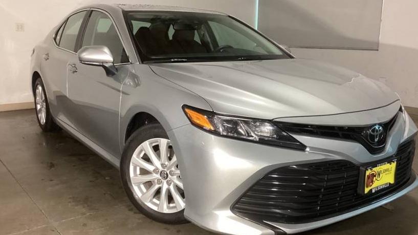 TOYOTA CAMRY 2018 4T1B11HK2JU137867 image