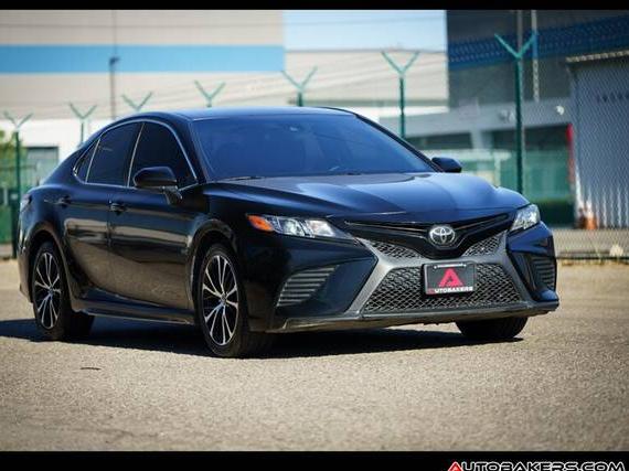 TOYOTA CAMRY 2018 4T1B11HK8JU044772 image
