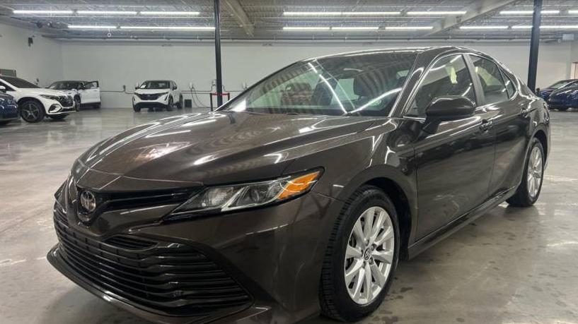 TOYOTA CAMRY 2018 4T1B11HKXJU004046 image