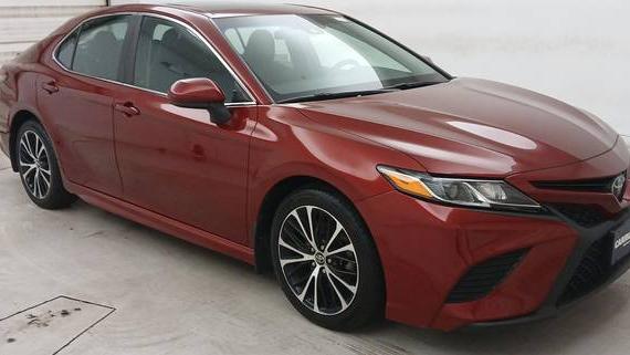 TOYOTA CAMRY 2018 4T1B11HK5JU676886 image TOYOTA CAMRY 2018 4T1B11HK5JU676886 image