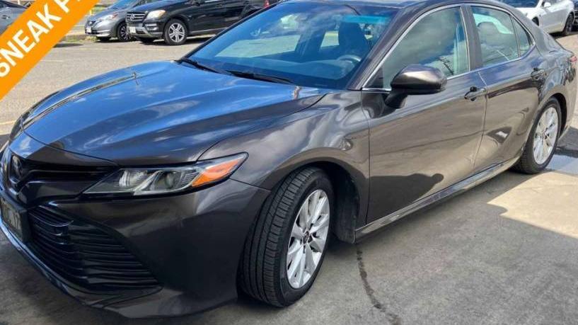 TOYOTA CAMRY 2018 4T1B11HK5JU555632 image