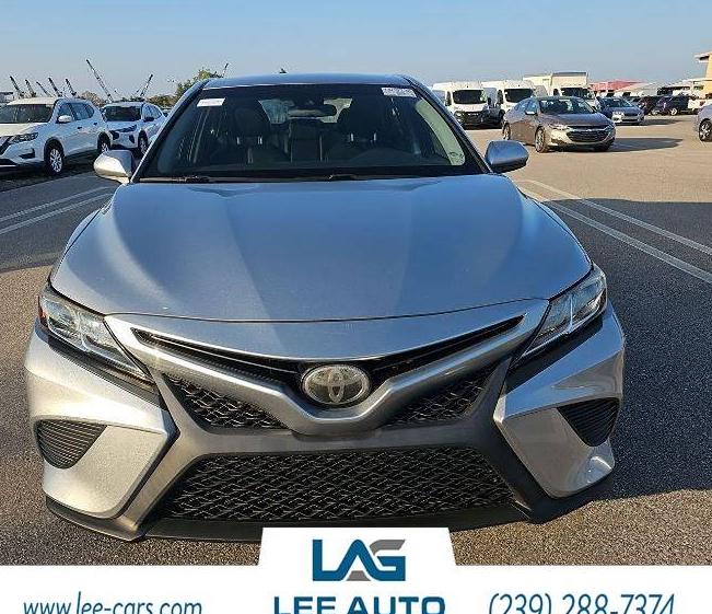 TOYOTA CAMRY 2018 4T1B11HK9JU594935 image