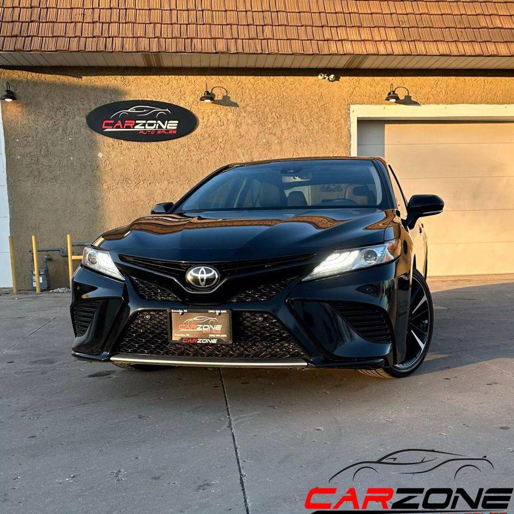 TOYOTA CAMRY 2018 4T1B61HK4JU148189 image